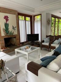 House in a gated community on Baleia beach