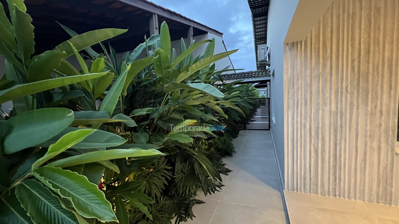 House for vacation rental in Bertioga (Condominio Morada da Praia)