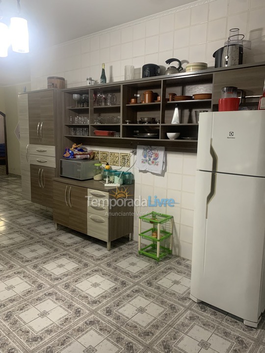 Casa para alquiler de vacaciones em Itanhaém (Jardim Suarão)