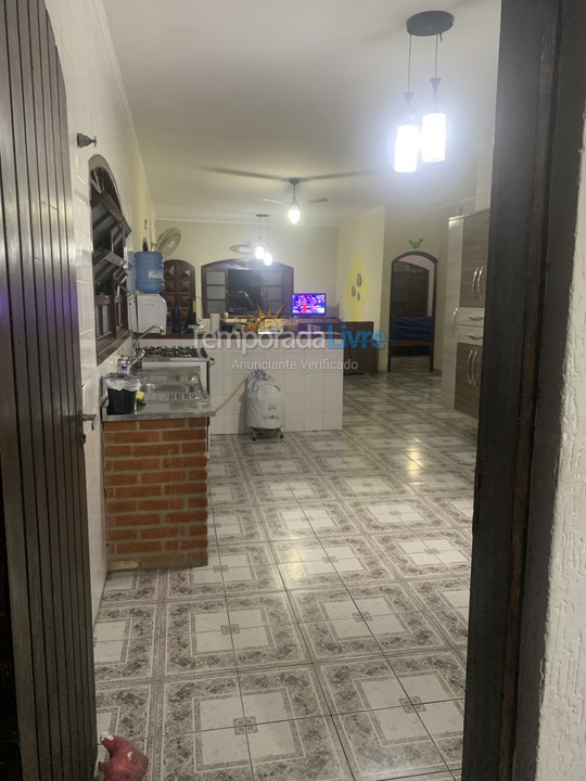 Casa para alquiler de vacaciones em Itanhaém (Jardim Suarão)