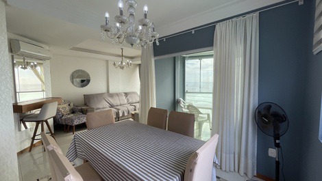 Apartamento 3 suítes frente mar Itapema Meia Praia SC
