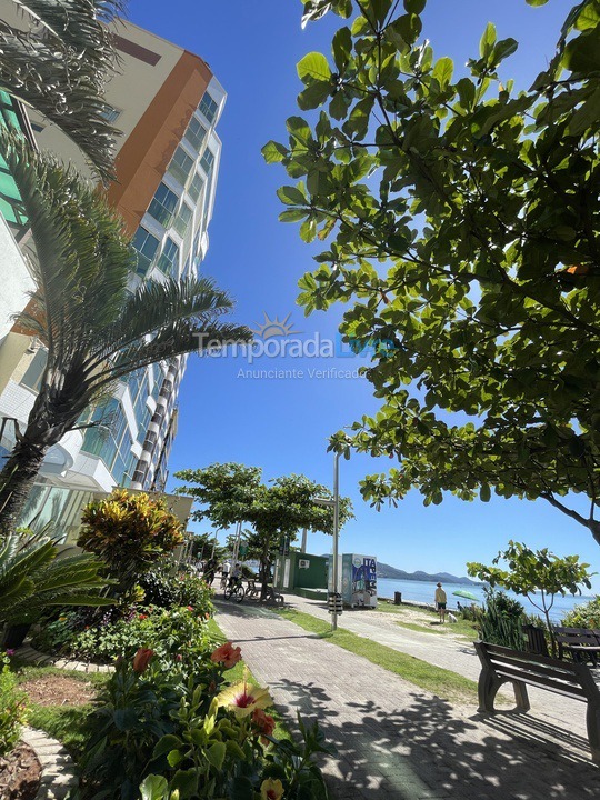 Apartamento para aluguel de temporada em Itapema (Meia Praia)