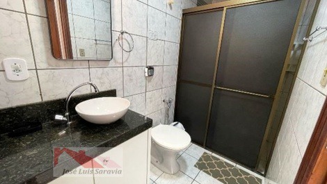 On the main avenue of Bombas, with a side view of the sea!