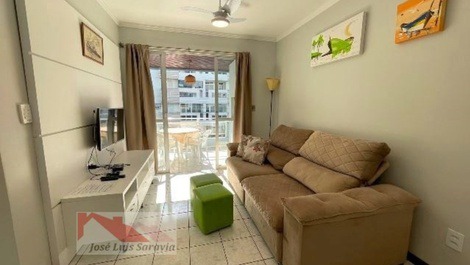 On the main avenue of Bombas, with a side view of the sea!