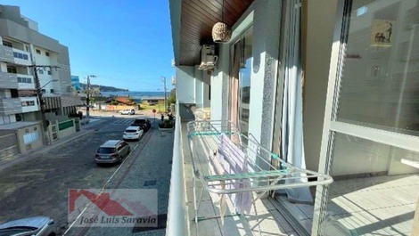 On the main avenue of Bombas, with a side view of the sea!