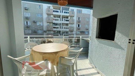 On the main avenue of Bombas, with a side view of the sea!