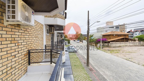 Apto 2 dormitórios acomodação para 6 pessoas - Praia de Canto Grande