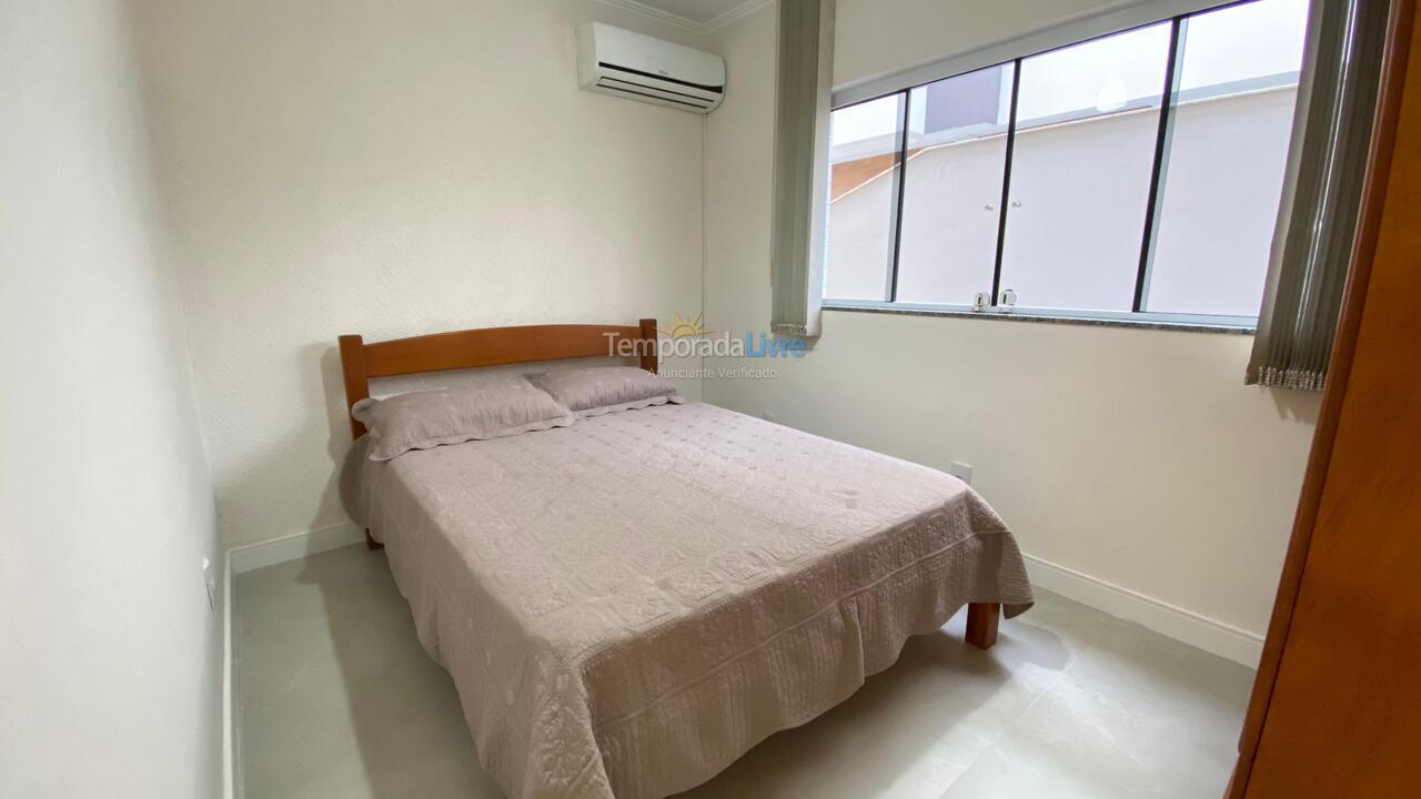 Apartamento para aluguel de temporada em Bombinhas (Canto Grande)