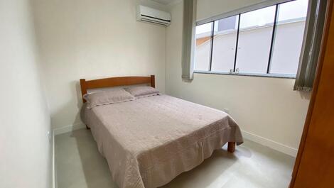 Apto com 3 dormitórios praia de Canto Grande