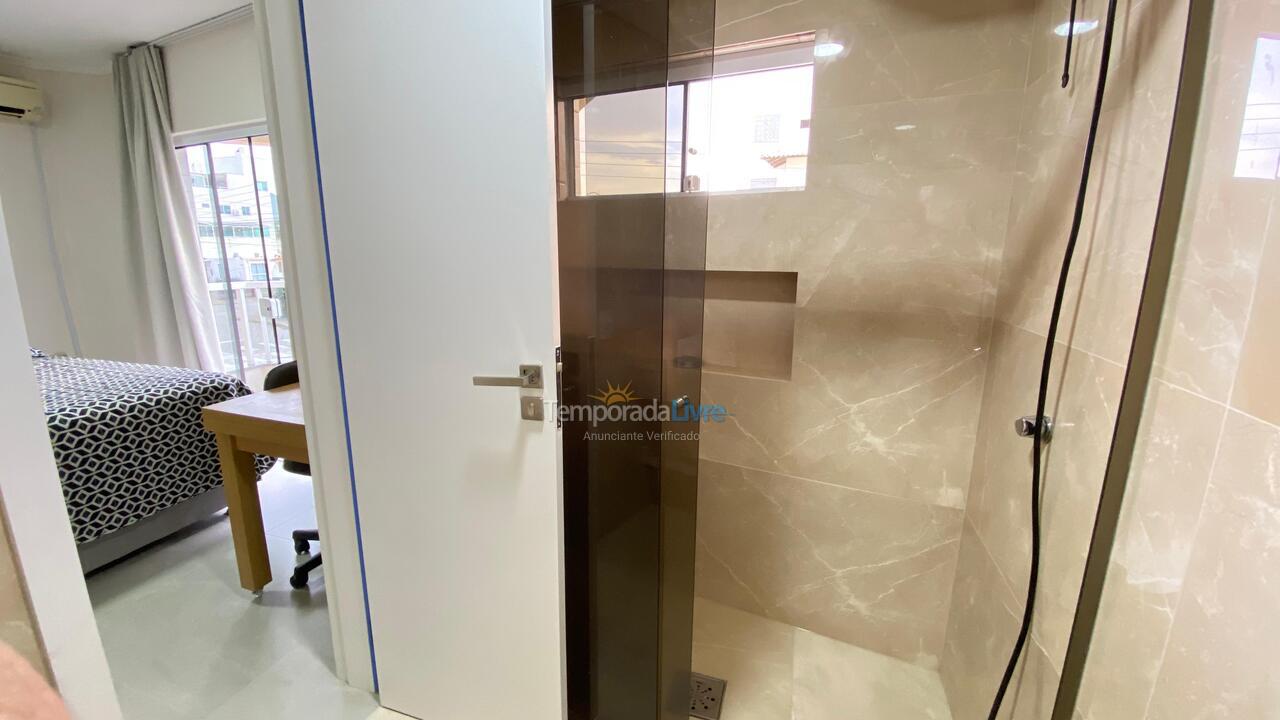 Apartamento para aluguel de temporada em Bombinhas (Canto Grande)