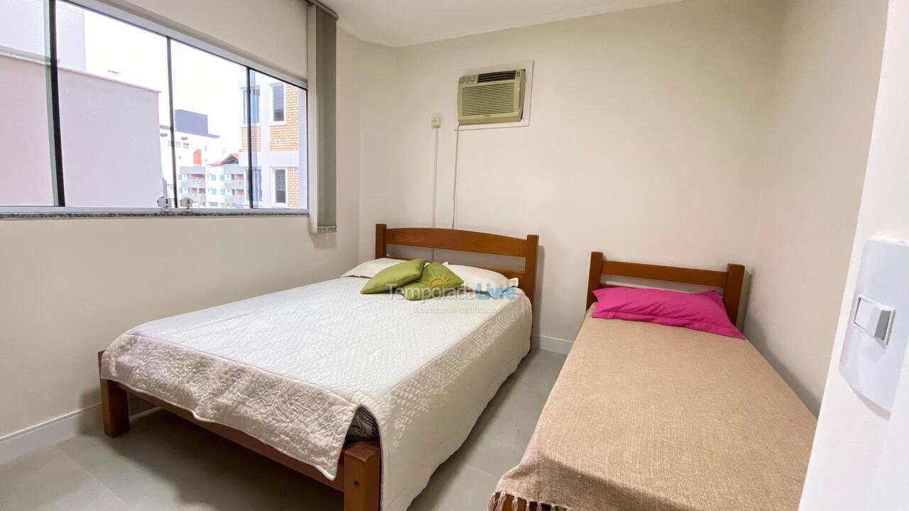 Apartamento para aluguel de temporada em Bombinhas (Canto Grande)