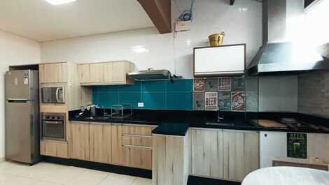 8 people, shared pool, private barbecue, rental.