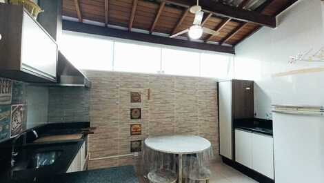 8 people, shared pool, private barbecue, rental.