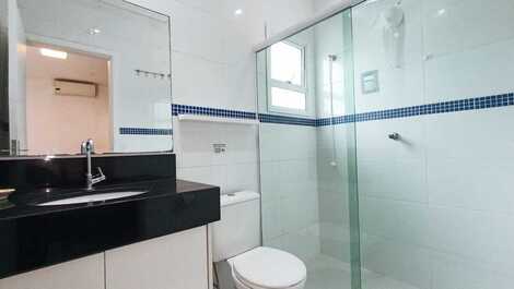 8 people, shared pool, private barbecue, rental.