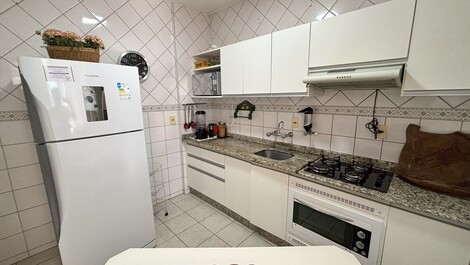 APTO 2 QUARTOS A 50 METROS DO MAR EM BOMBAS