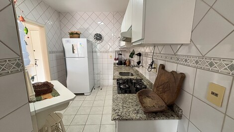 APTO 2 QUARTOS A 50 METROS DO MAR EM BOMBAS