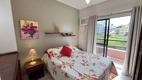 APTO 2 QUARTOS A 50 METROS DO MAR EM BOMBAS