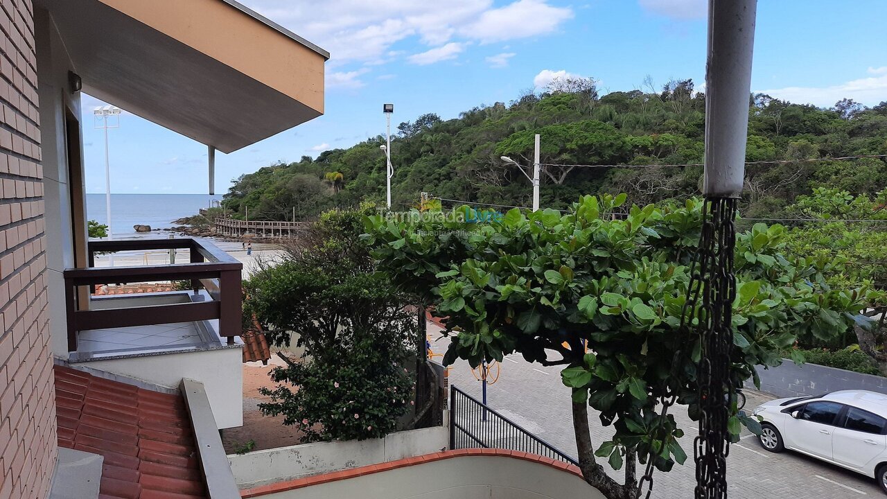 Apartment for vacation rental in Bombinhas (Praia de Bombas)