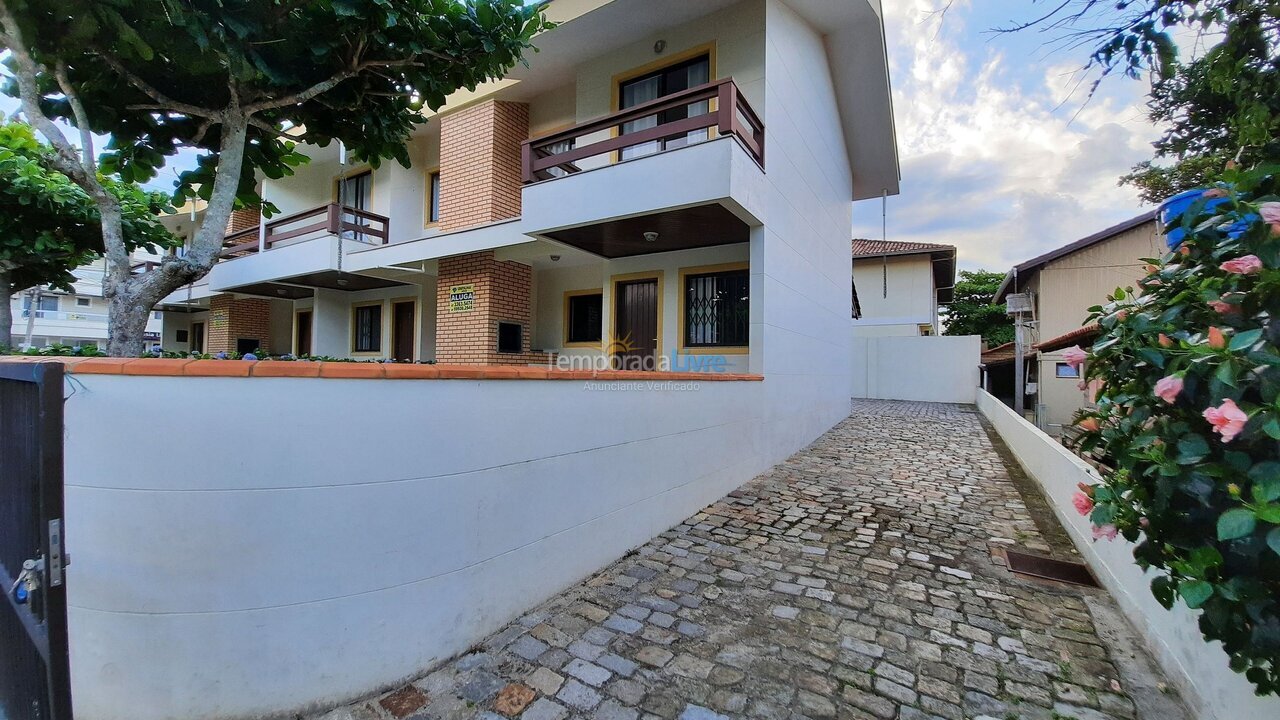 Apartment for vacation rental in Bombinhas (Praia de Bombas)