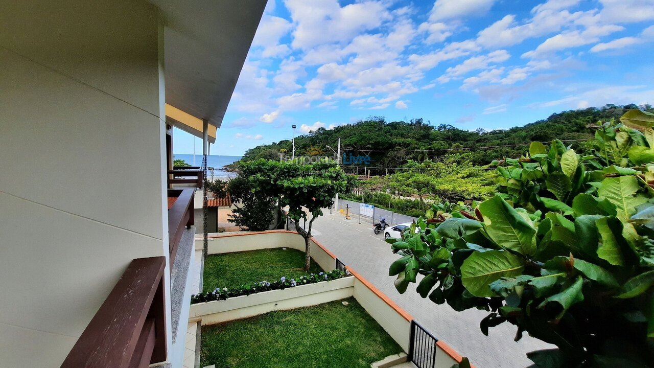 Apartment for vacation rental in Bombinhas (Praia de Bombas)