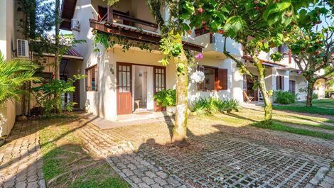 House in condominium on Camburi beach - New Year's Eve