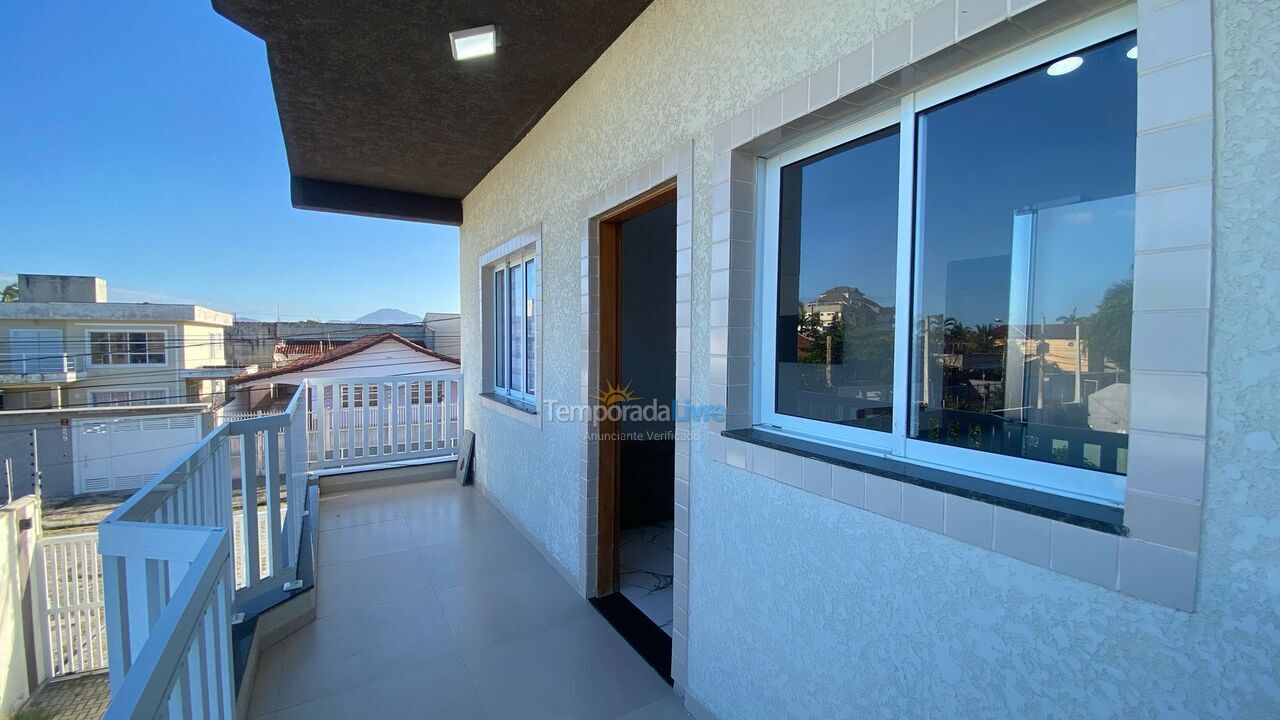 Apartamento para aluguel de temporada em Peruíbe (Balneario Maria Helena Novaes)