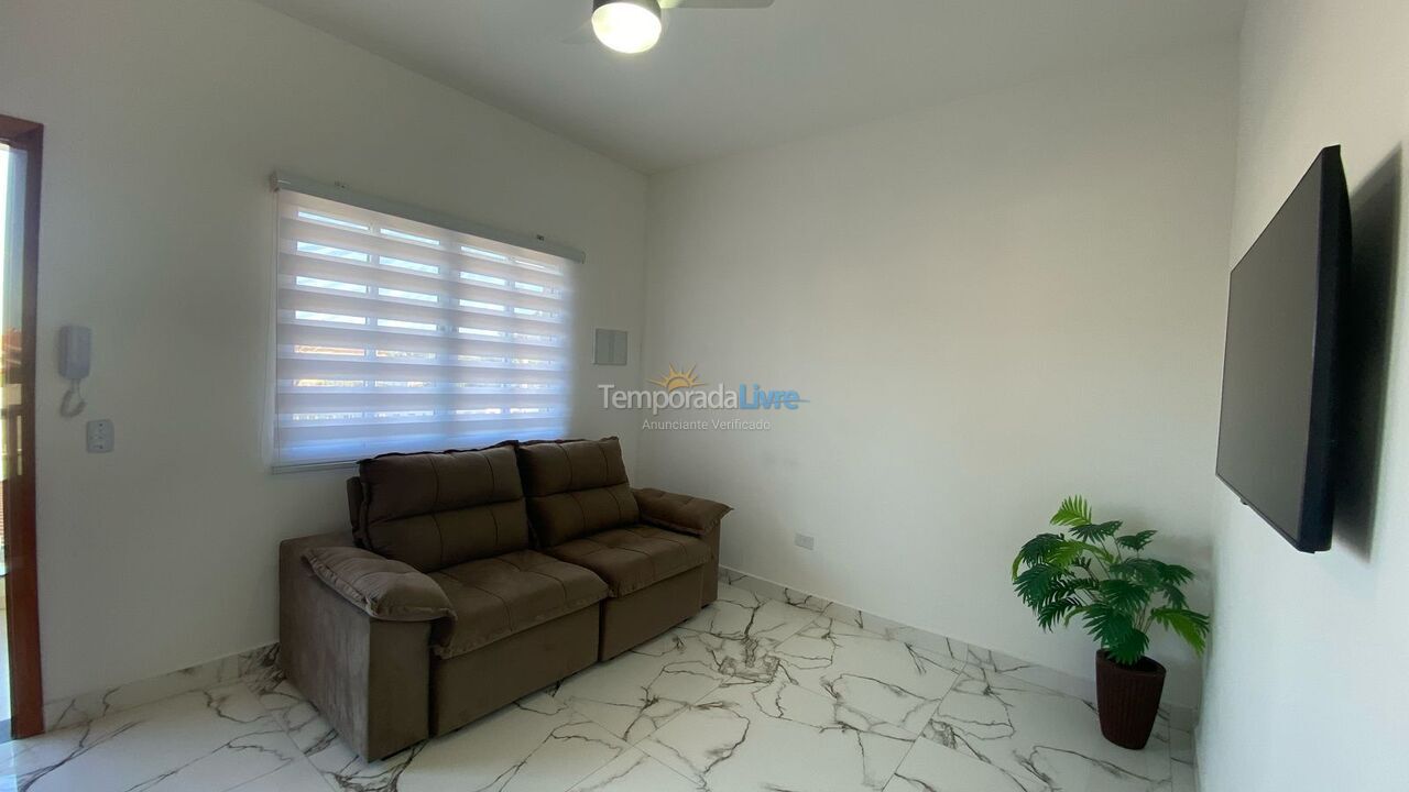 Apartamento para aluguel de temporada em Peruíbe (Balneario Maria Helena Novaes)