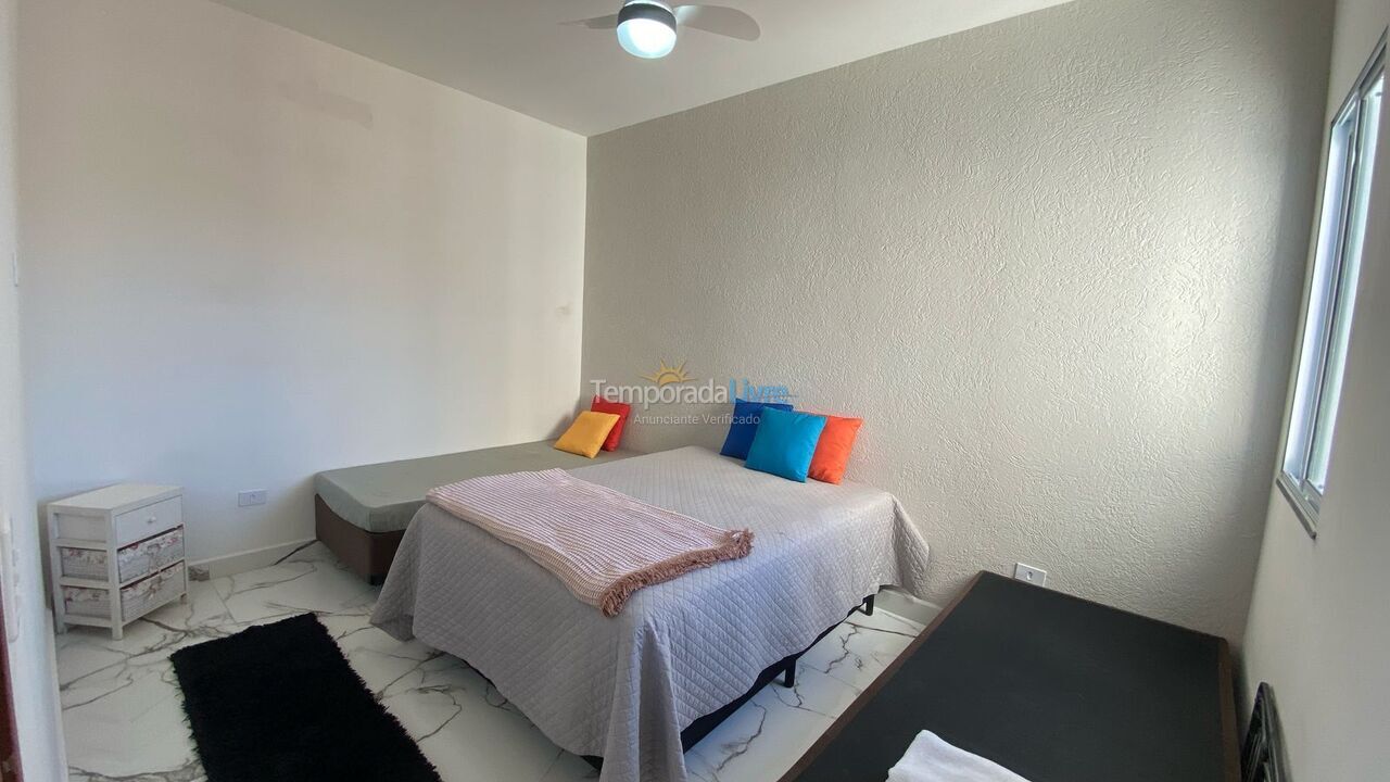 Apartamento para aluguel de temporada em Peruíbe (Balneario Maria Helena Novaes)