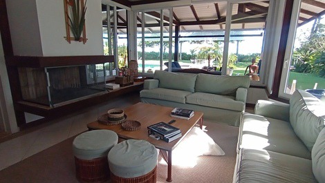 Casa frente al mar en condominio en Juquehy - Nochevieja y ventas