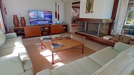 Casa frente al mar en condominio en Juquehy - Nochevieja y ventas