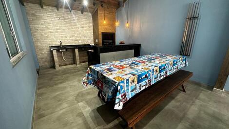 Linda casa para locação de temporada em Bombinhas-SC