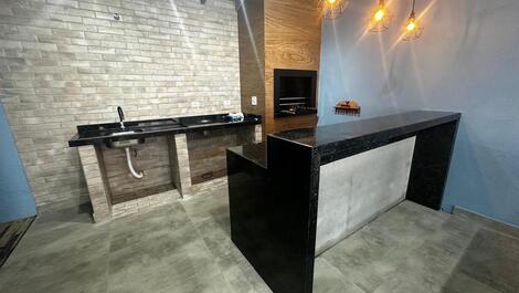 Linda casa para locação de temporada em Bombinhas-SC