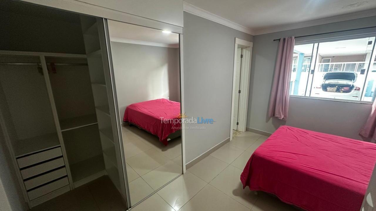 Casa para aluguel de temporada em Bombinhas (Praia de Bombas)
