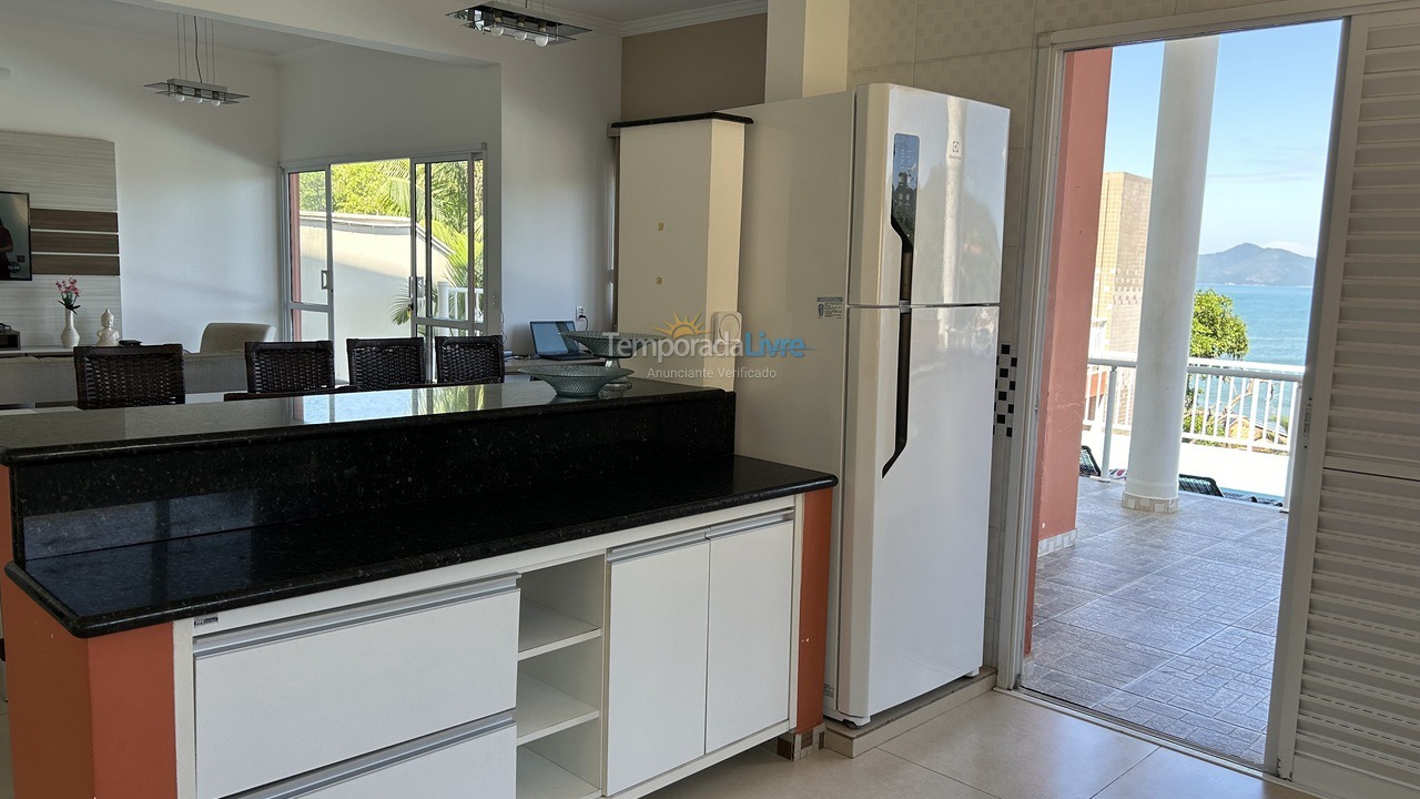 Casa para aluguel de temporada em Ubatuba (Praia do Tenório)