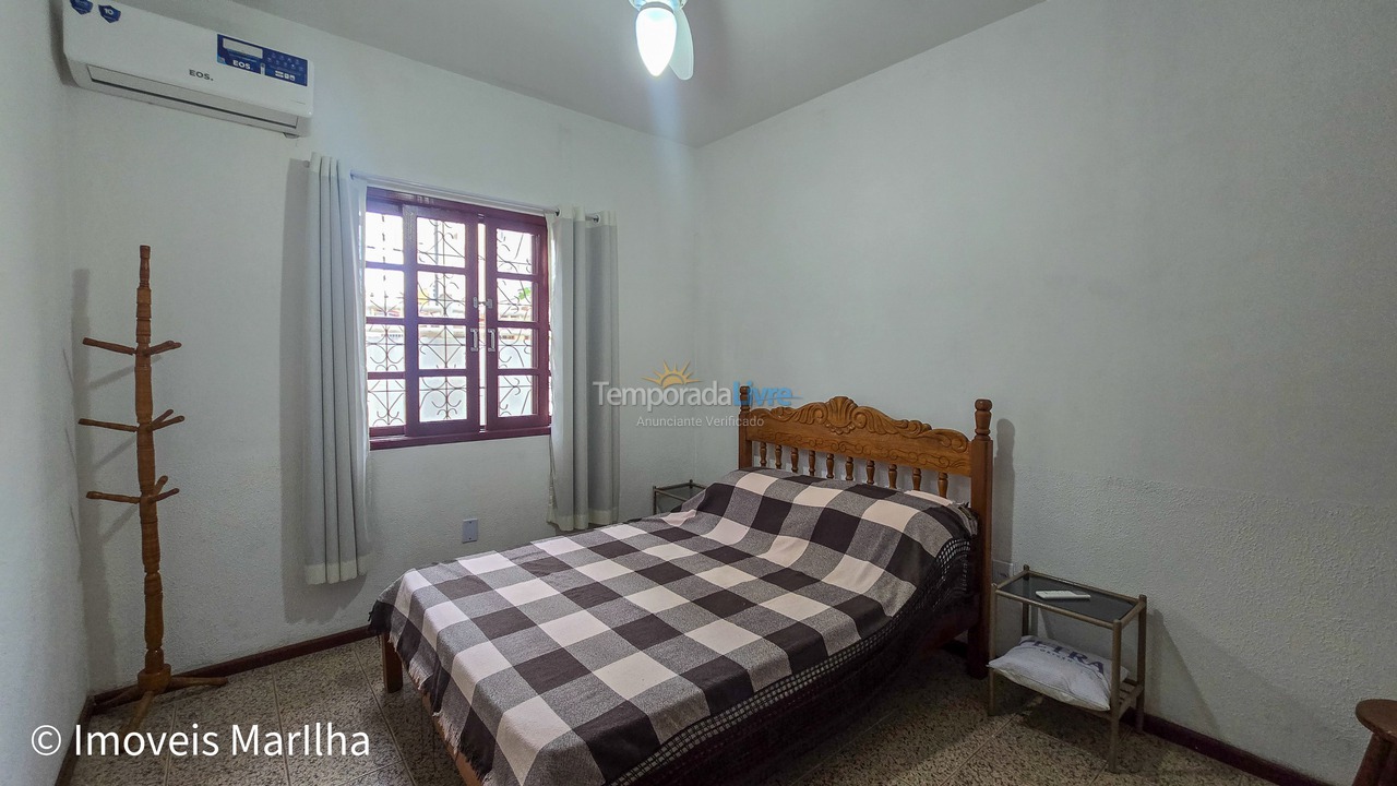 Casa para aluguel de temporada em Florianopolis (Praia dos Ingleses)