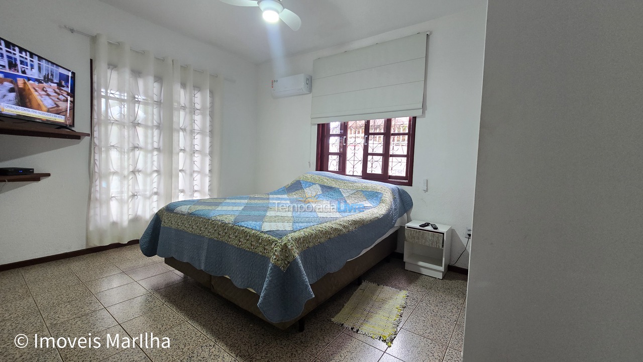 Casa para aluguel de temporada em Florianopolis (Praia dos Ingleses)