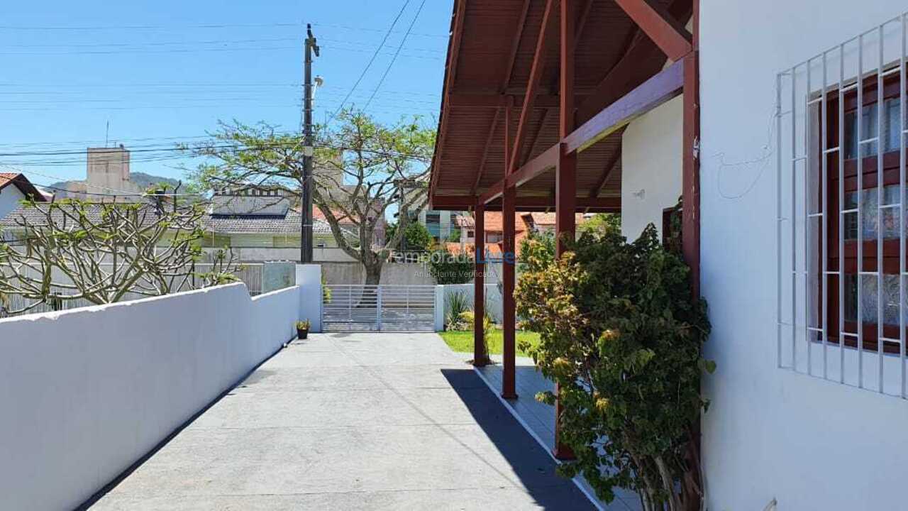 Casa para aluguel de temporada em Florianopolis (Praia dos Ingleses)