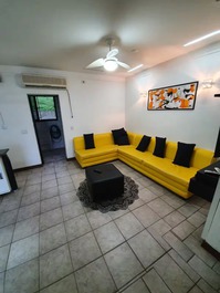 Casa en comunidad cerrada con empleado - Juquehy