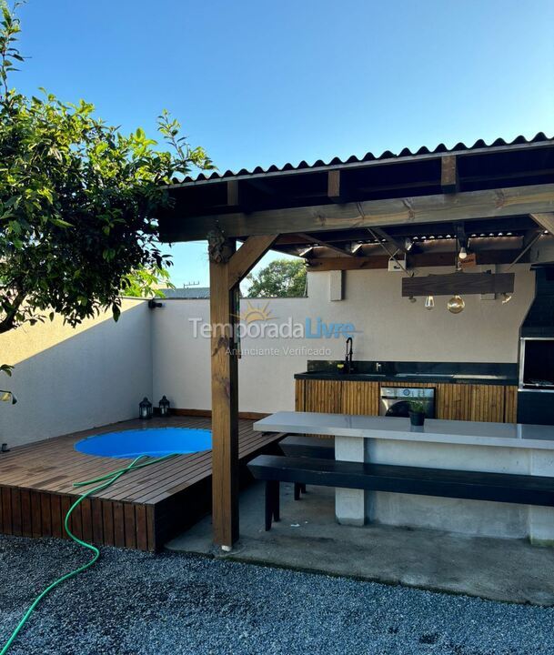 Casa para aluguel de temporada em Bombinhas (Canto Grande)