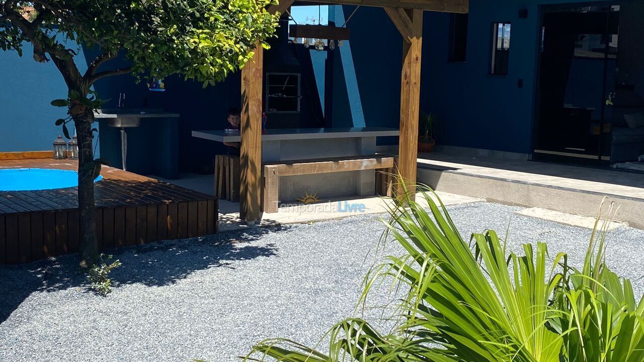 Casa para aluguel de temporada em Bombinhas (Canto Grande)