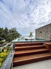 CONDOMINIO PÉ NA AREIA ALTO PADRÃO JUQUEHY