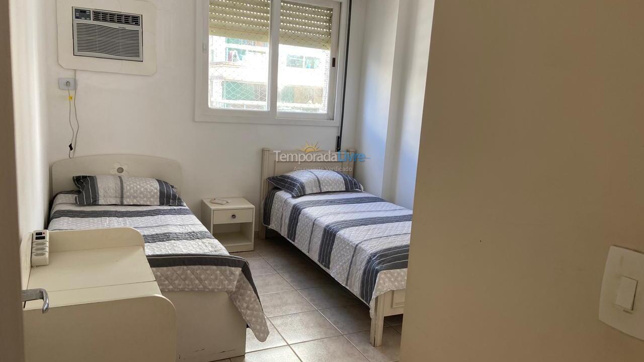 Apartamento para aluguel de temporada em Guarujá (Pitangueiras)