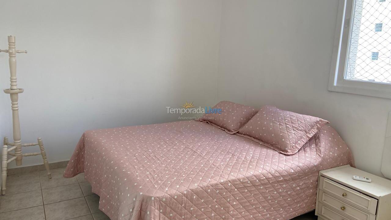 Apartamento para aluguel de temporada em Guarujá (Pitangueiras)