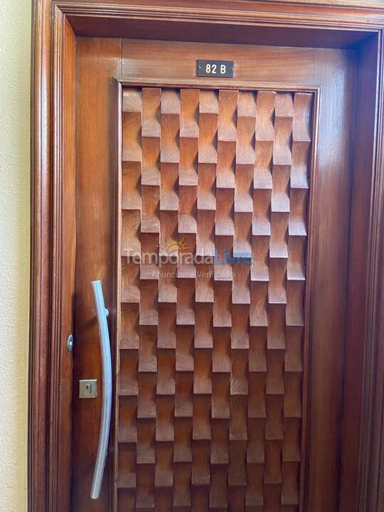 Apartamento para aluguel de temporada em Guarujá (Pitangueiras)