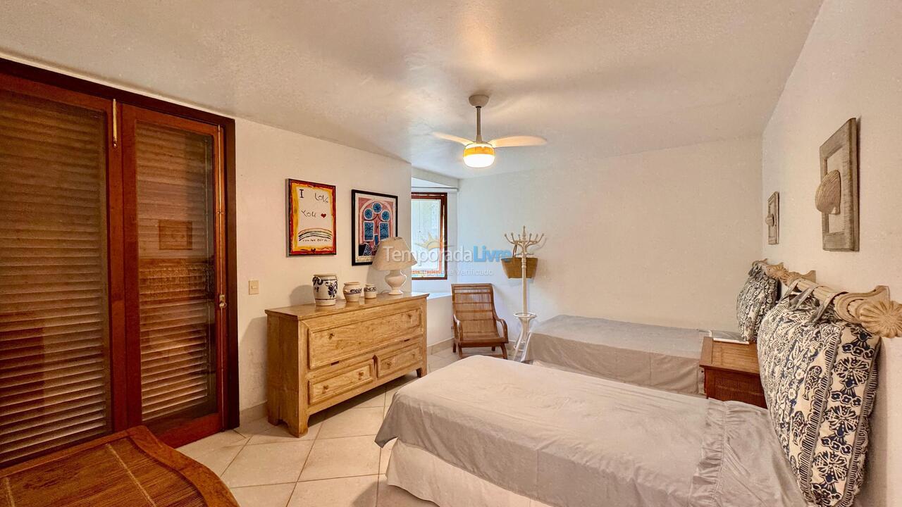 Casa para alquiler de vacaciones em São Sebastião (Praia da Baleia)