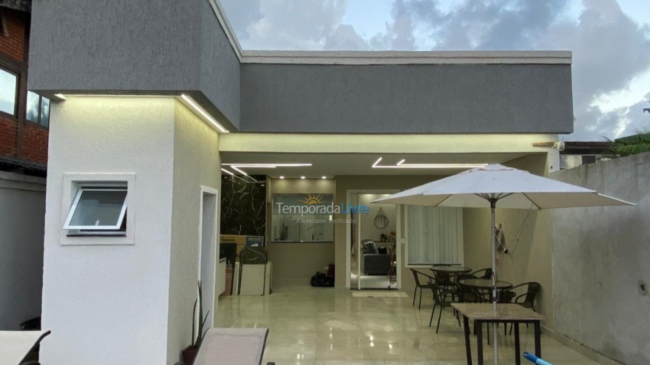 Casa para aluguel de temporada em Guarujá (Jardim Virgínia)