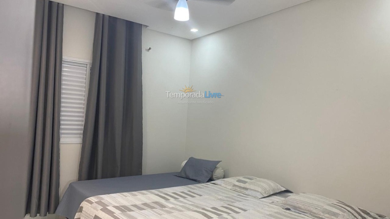 Casa para aluguel de temporada em Guarujá (Jardim Virgínia)