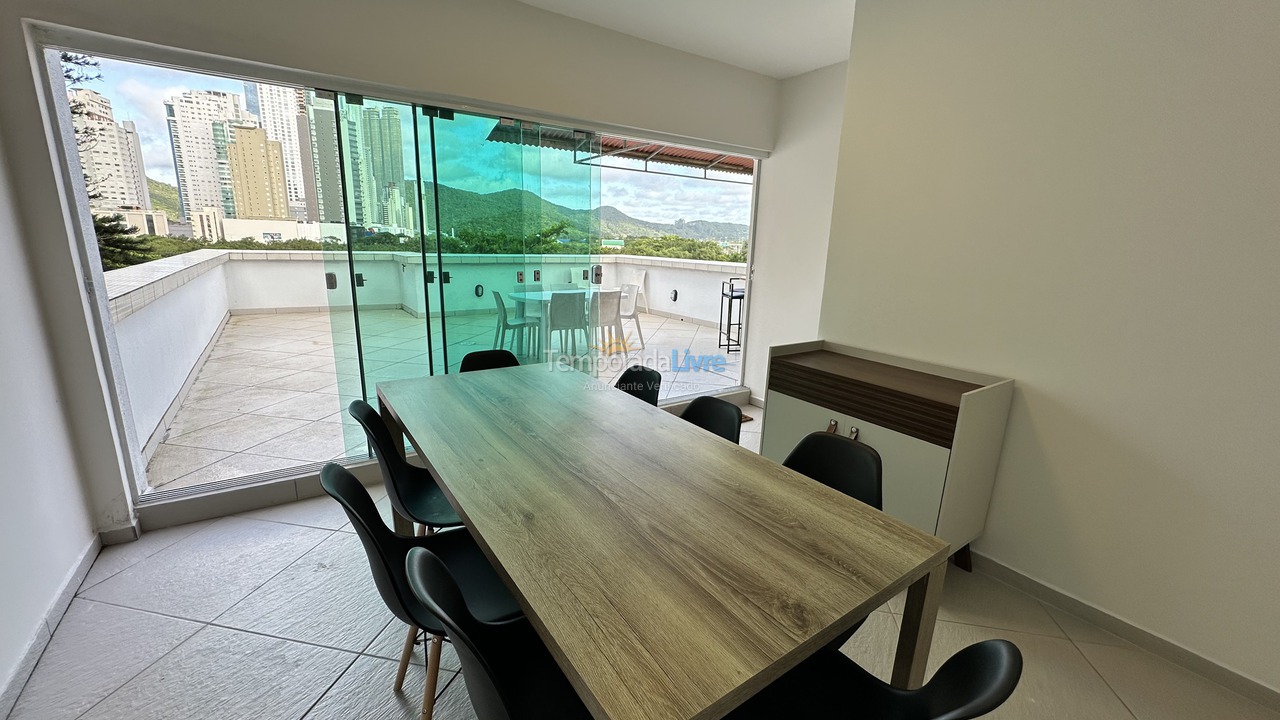 Apartamento para aluguel de temporada em Balneário Camboriú (Barra Sul)