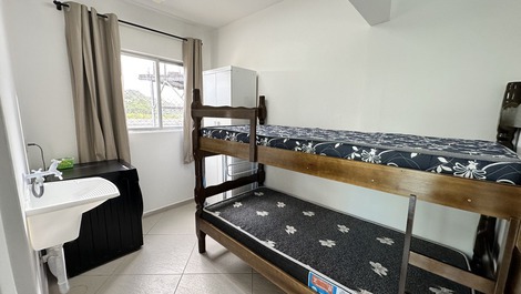 Beliche duplo e lavanderia