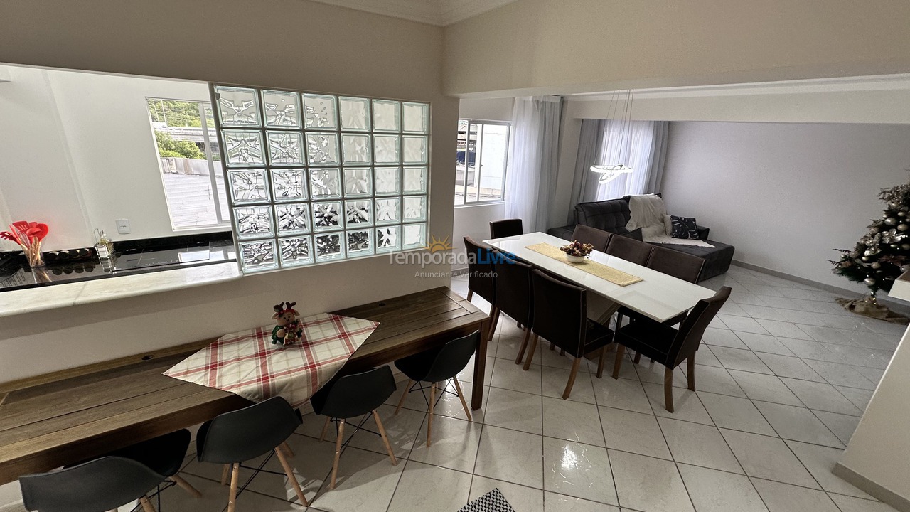 Apartamento para aluguel de temporada em Balneário Camboriú (Barra Sul)